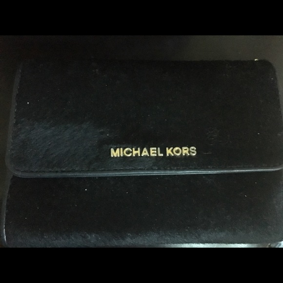 Black MK clutch(SOLD) - Picture 2 of 3